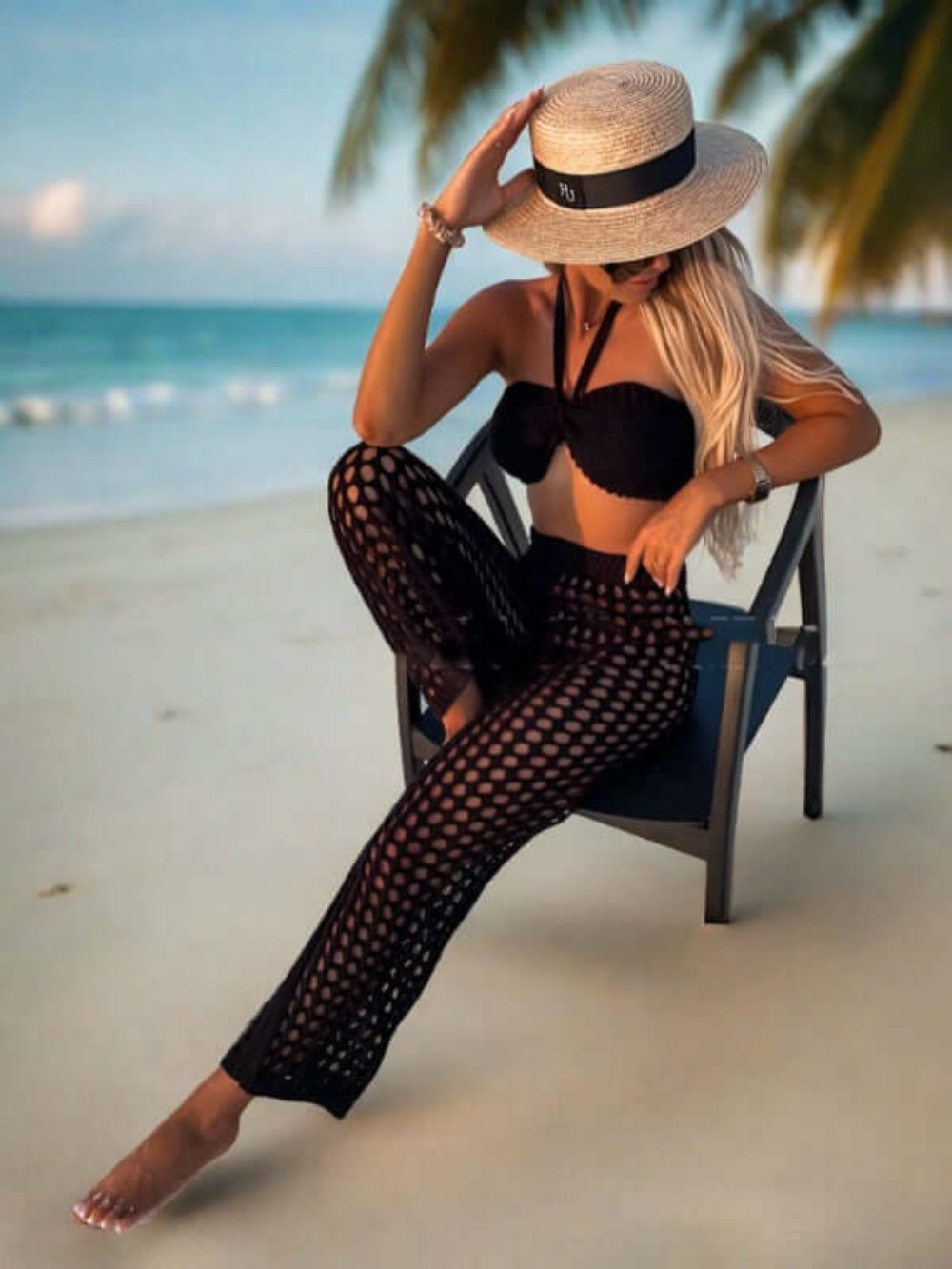 Stylish Caribbean knitted beachwear in black