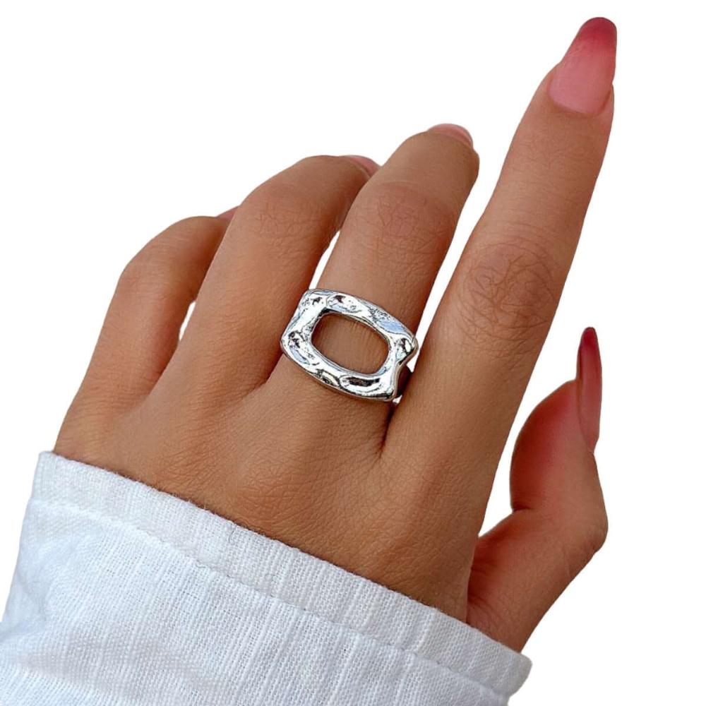 Trendy butterfly ring with asymmetric design and folding elements